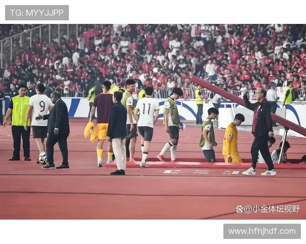 国足再创佳绩全场逆转取胜展现顽强拼搏精神点燃全国球迷热情