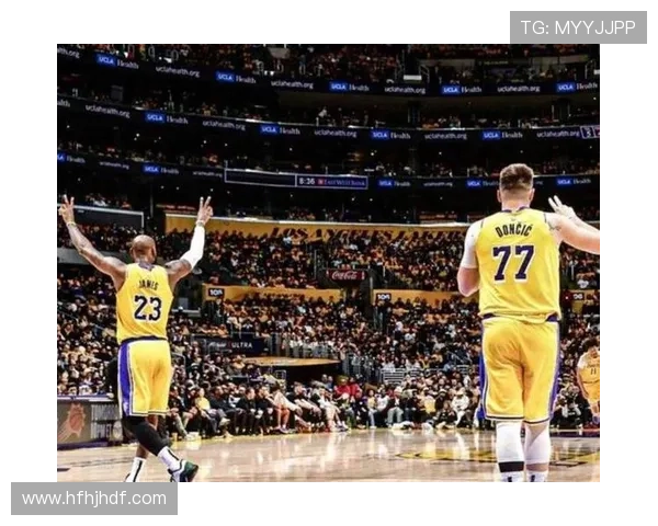 NBA今日头条：詹姆斯伤情更新和东契奇带领独行侠力克勇士