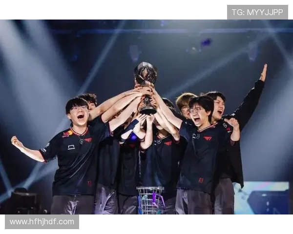 电竞新闻：全球顶尖战队角逐，战力碾压夺冠！