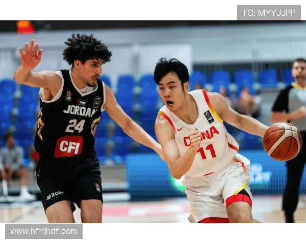 篮球世界杯决赛激烈对决，中国男篮惜败美国队屈居亚军